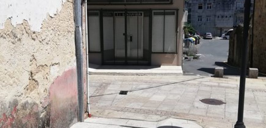 CASA A RESTAURAR EN RIBEIRA