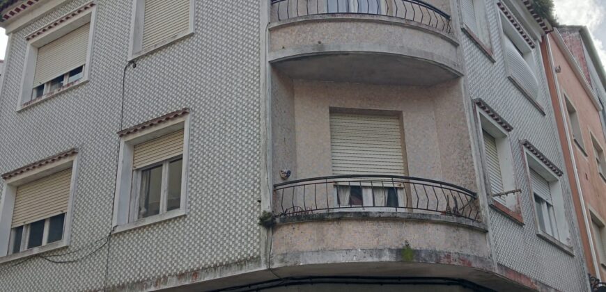 EDIFICIO CENTRICO EN POBRA DO CARAMIÑAL