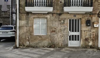 CASA DE PIEDRA CENTRICA EN POBRA DO CARAMIÑAL