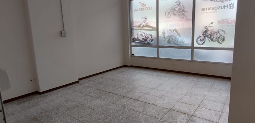LOCAL COMERCIAL ACONDICIONADO EN POBRA DO CARAMIÑAL