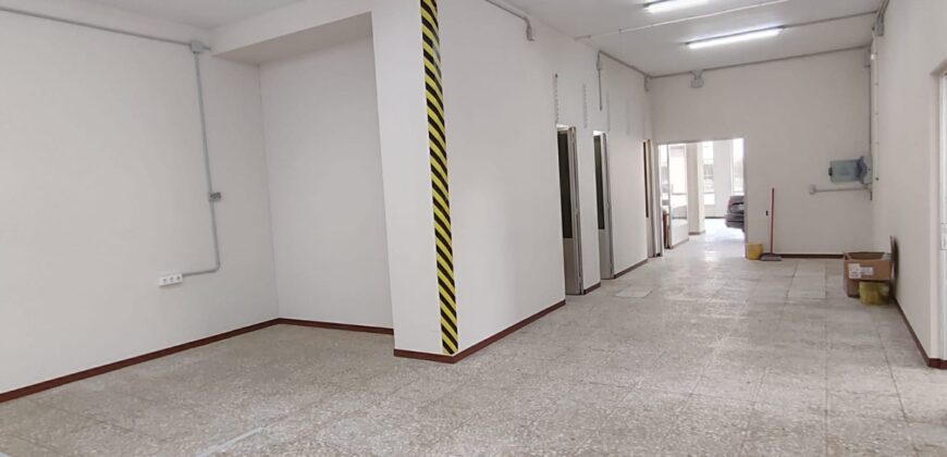 LOCAL COMERCIAL ACONDICIONADO EN POBRA DO CARAMIÑAL