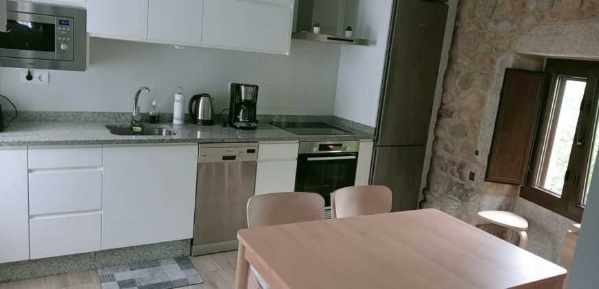 CASA DE PIEDRA RECIEN RESTAURADA EN POBRA DO CARAMIÑAL