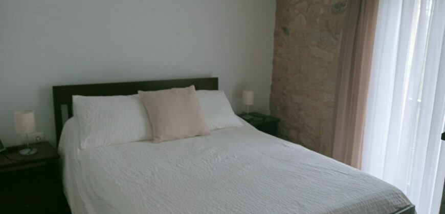 CASA DE PIEDRA RECIEN RESTAURADA EN POBRA DO CARAMIÑAL