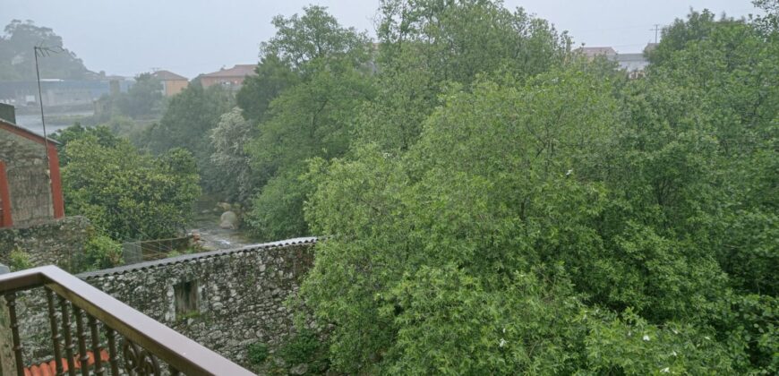 CASA DE PIEDRA RECIEN RESTAURADA EN POBRA DO CARAMIÑAL