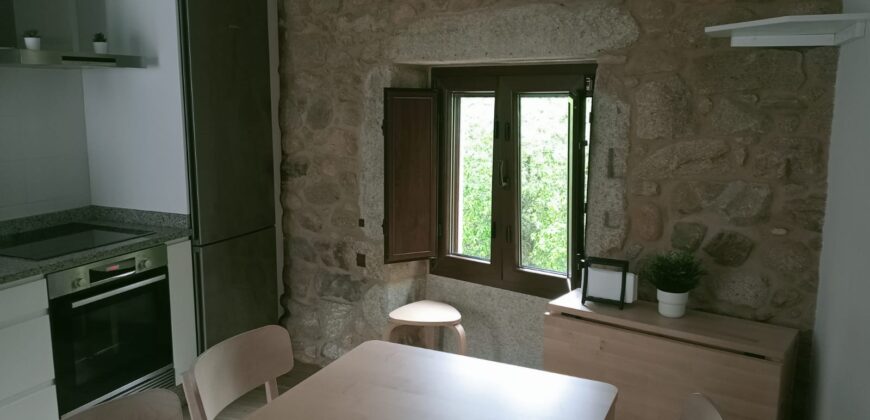 CASA DE PIEDRA RECIEN RESTAURADA EN POBRA DO CARAMIÑAL