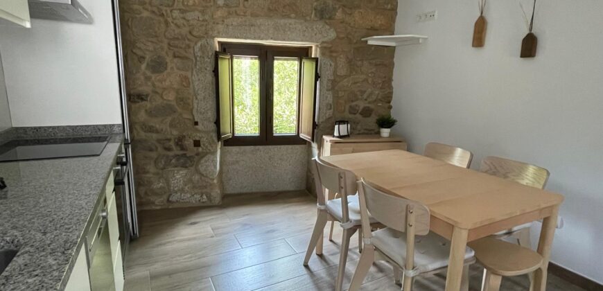 CASA DE PIEDRA RECIEN RESTAURADA EN POBRA DO CARAMIÑAL