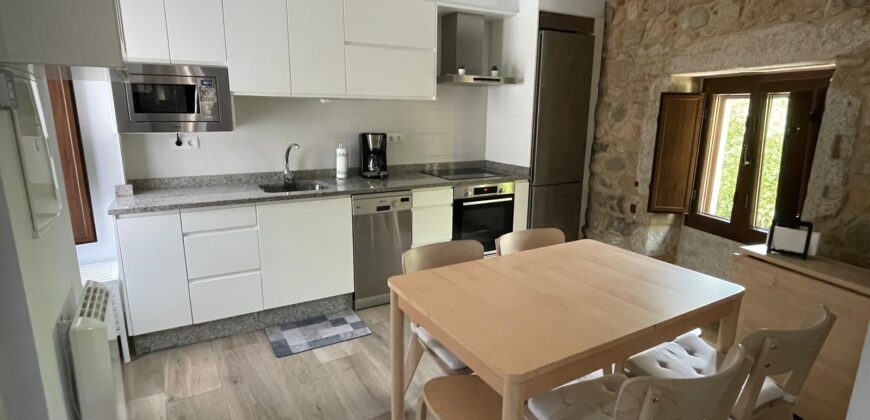 CASA DE PIEDRA RECIEN RESTAURADA EN POBRA DO CARAMIÑAL