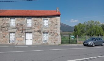 CASA CON FINCA EN POBRA DO CARAMIÑAL