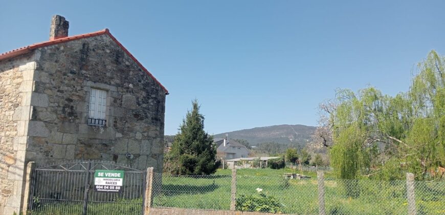 CASA CON FINCA EN POBRA DO CARAMIÑAL