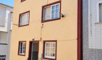CHALET ADOSADO EN RIBEIRA