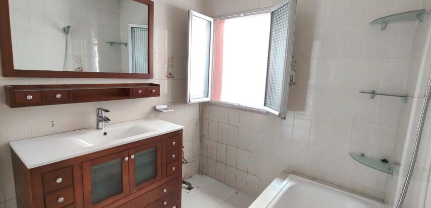 CHALET ADOSADO EN RIBEIRA