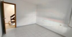 CHALET ADOSADO EN RIBEIRA