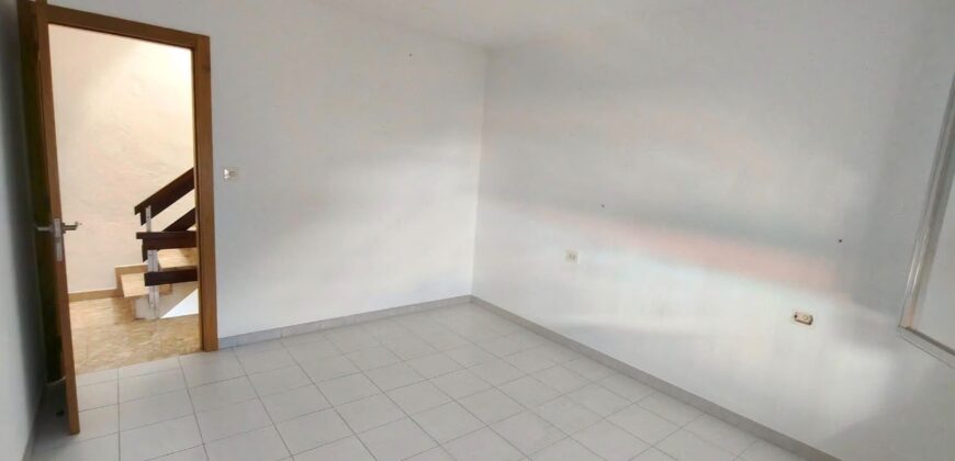 CHALET ADOSADO EN RIBEIRA